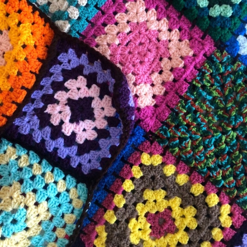 VINTAGE GRANNY SQUARE KNIT AFGHAN THROW BLANKET - Picture 6 of 10